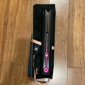 Dyson corrale Straightener Black NickelMint. this item is not Refurbished!